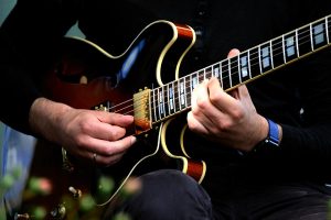 Read more about the article Bending Guitar Strings: My Acoustic Guitar String Bend “Map”