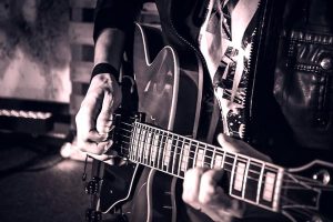 Read more about the article 8 Open D♭7♭5#9 & 3 Closed 7♭5#9 Guitar Chord Voicings