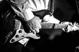 Read more about the article 29 Cmaj7 Guitar Chord Shapes